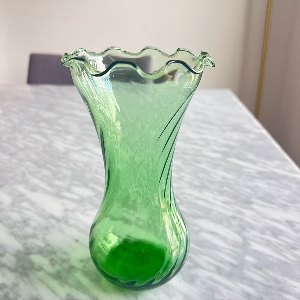Green Glass Ruffle Vase 7” - Picture 1 of 4
